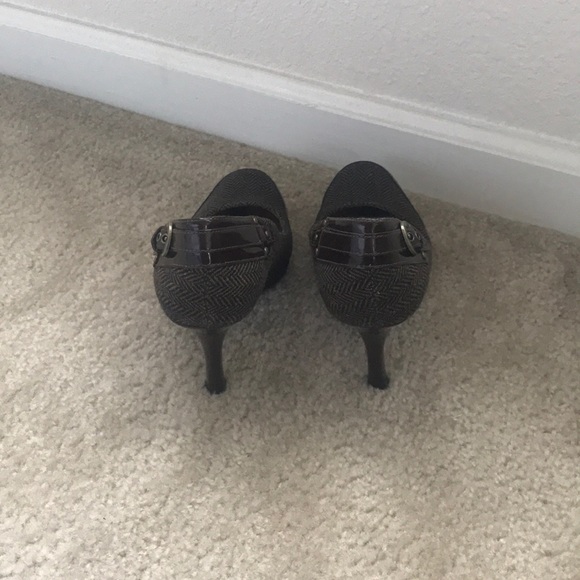 Brown Guess Pumps - Picture 3 of 3